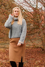Load image into Gallery viewer, Miranda Cropped Pullover
