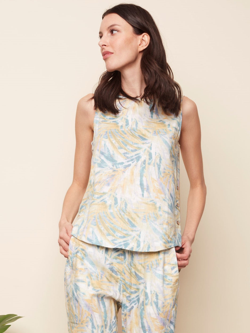 Tropical Leaf Print Sleeveless Top