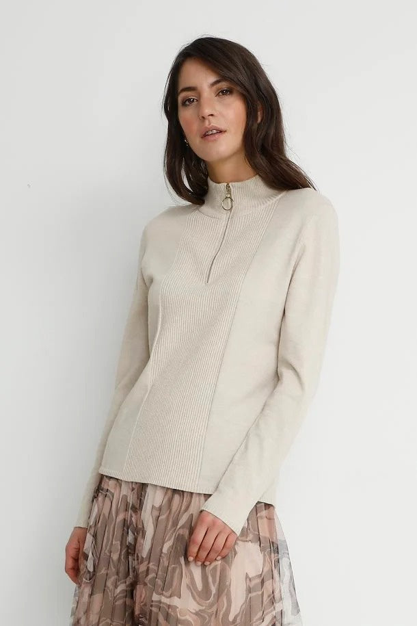 Pullover with Zip at Mock Neck